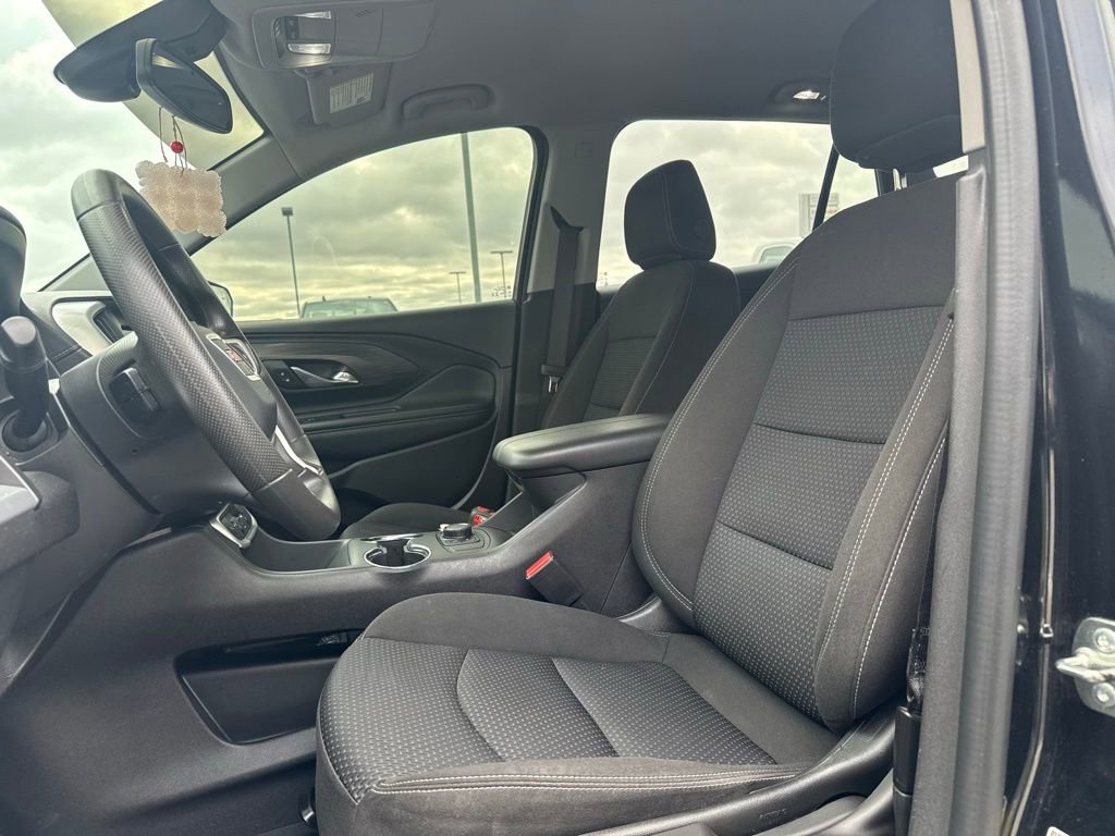 Used 2024 GMC Terrain SLE image 4