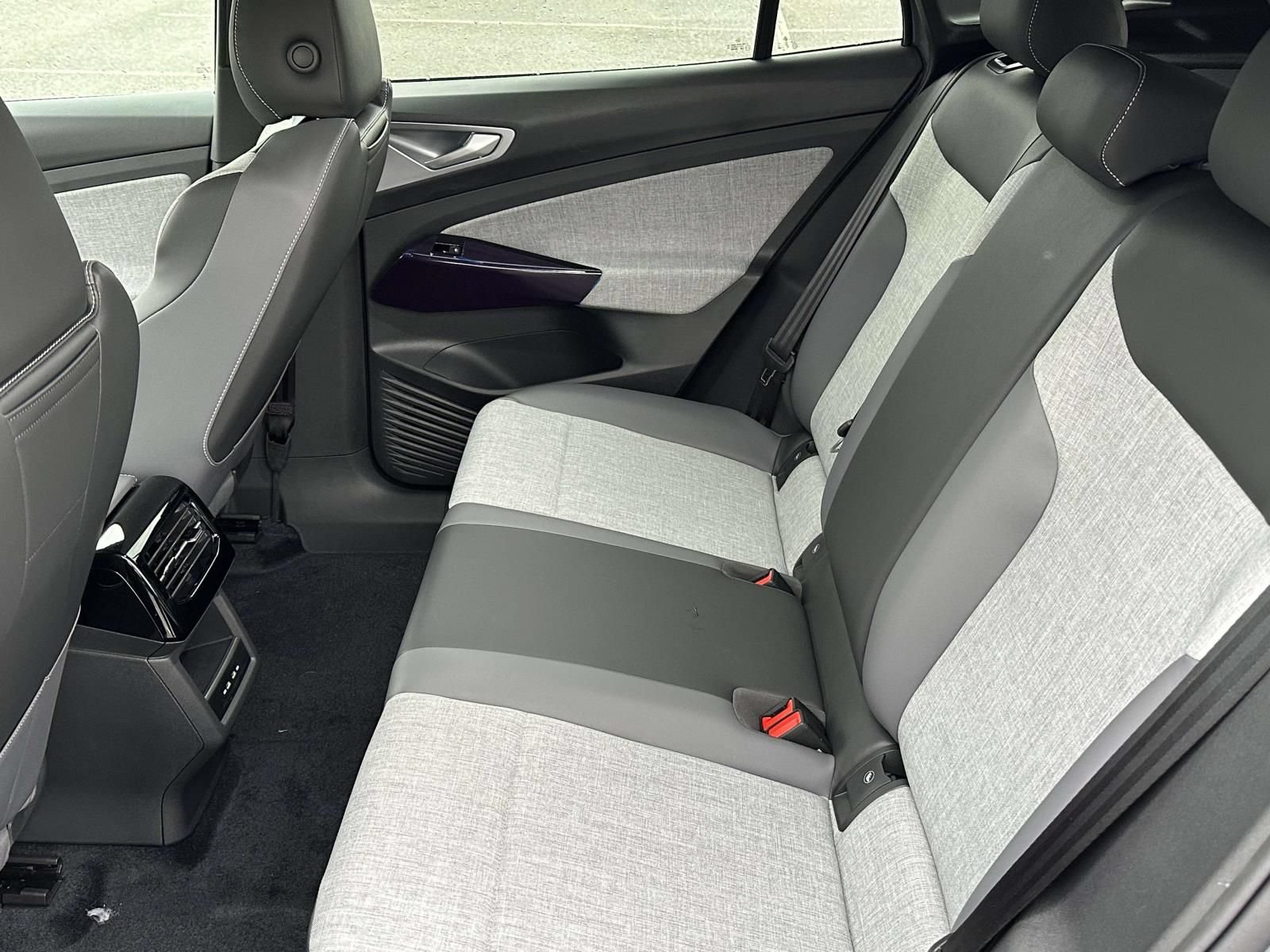 New 2026 Volkswagen ID.4 Pro AWD/4WD image 13