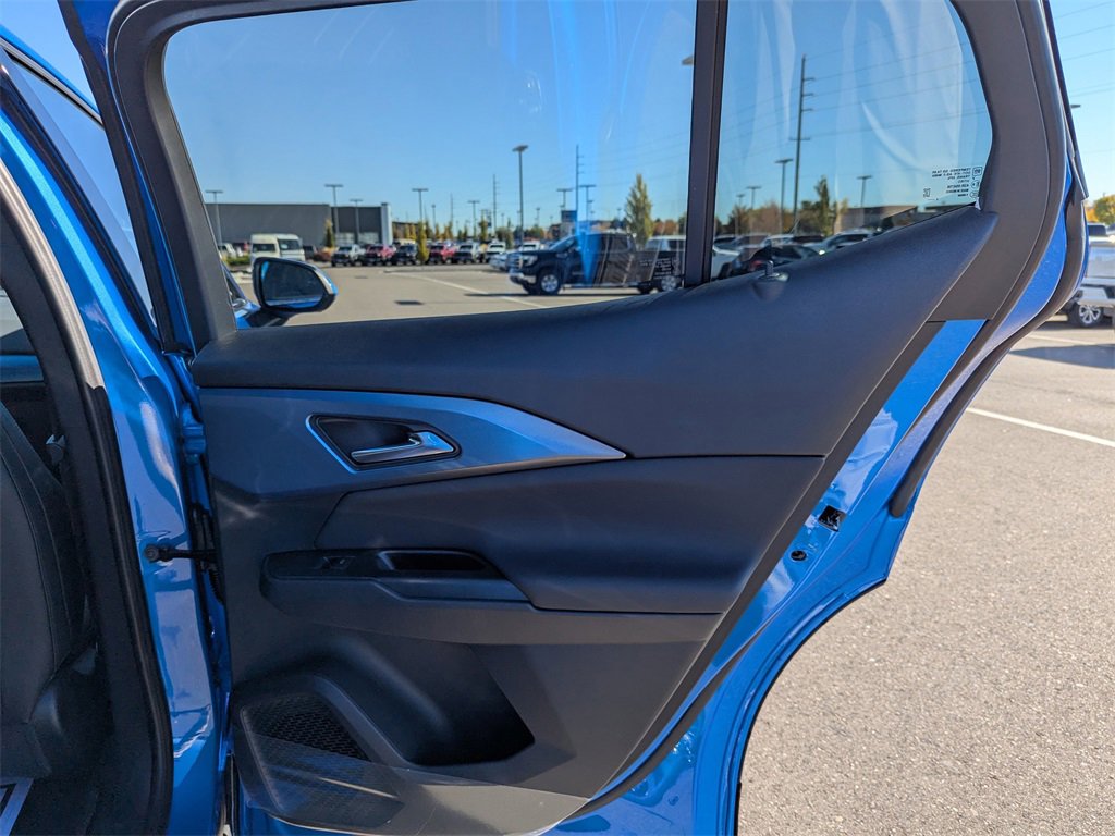 New 2026 Chevrolet Equinox EV LT image 39