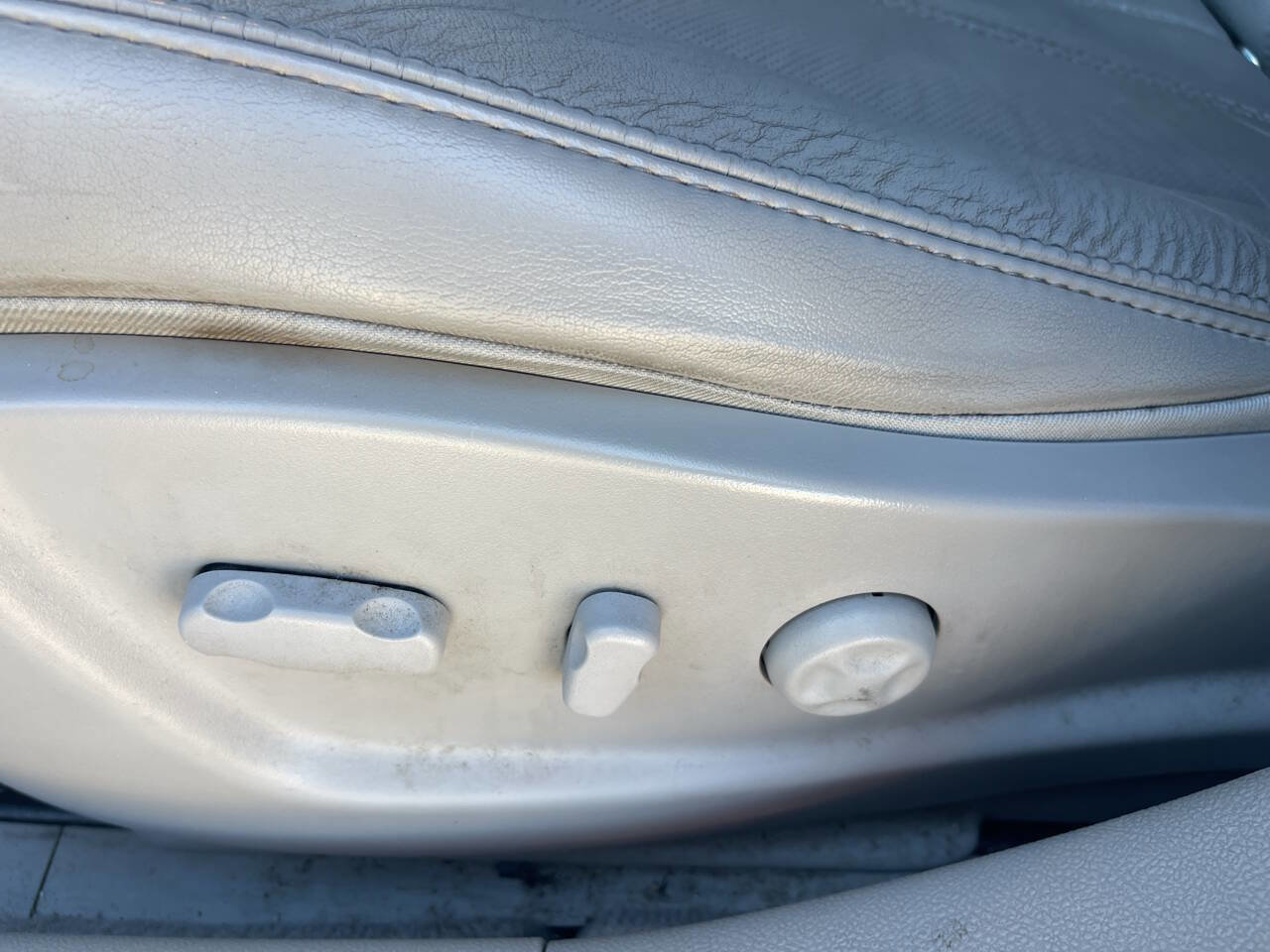 Used 2008 Buick Lucerne CXL w/ Ultra Confidence Package FWD image 17