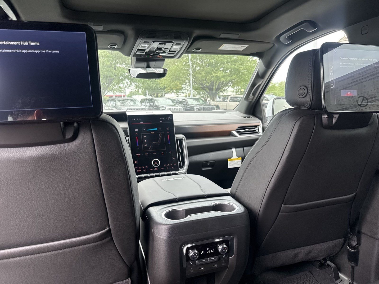 New 2026 GMC Yukon XL Denali w/ Denali Reserve Package AWD/4WD image 16