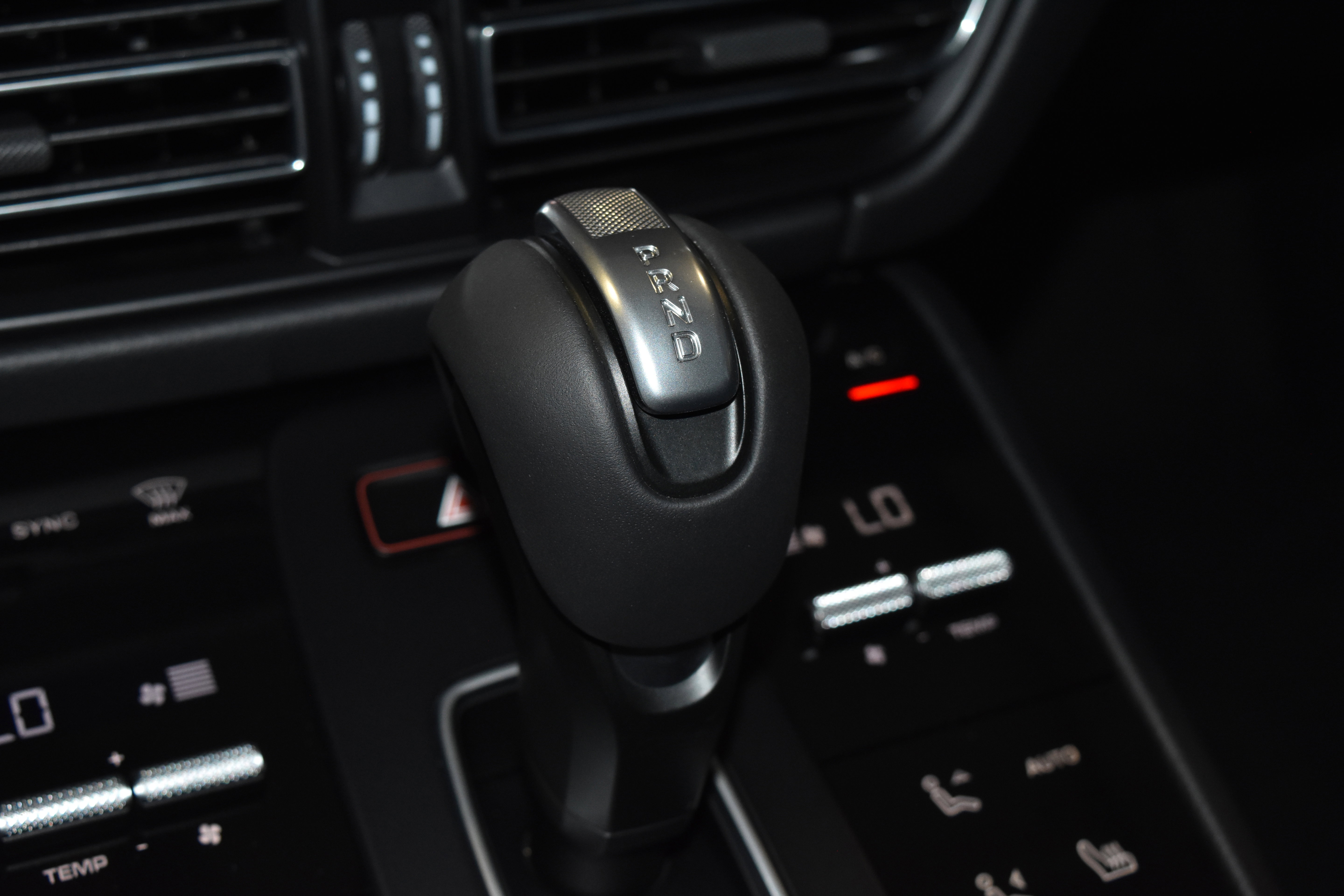 New 2025 Porsche Macan image 18