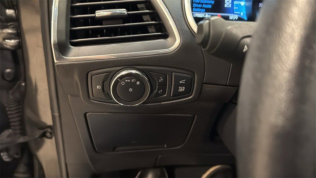 Used 2020 Ford Edge Titanium w/ Class II Trailer Tow Package image 34