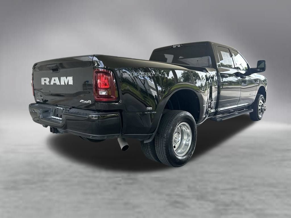 Used 2026 RAM 3500 Big Horn AWD/4WD image 3