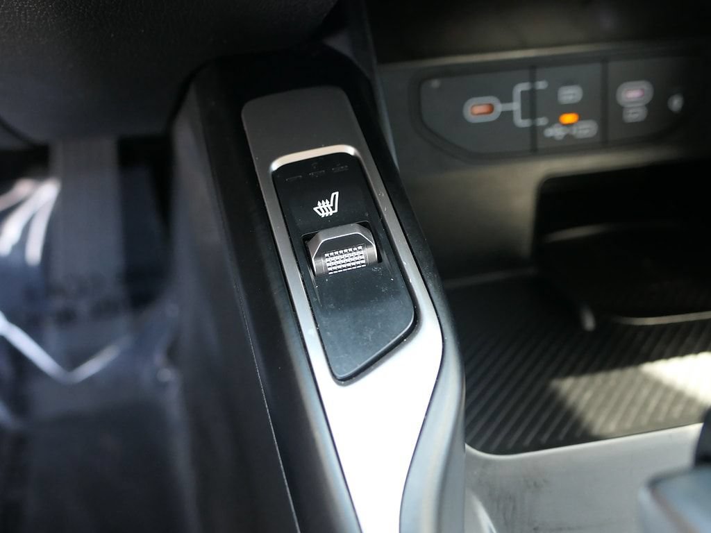 Used 2025 Kia Sorento S FWD image 21