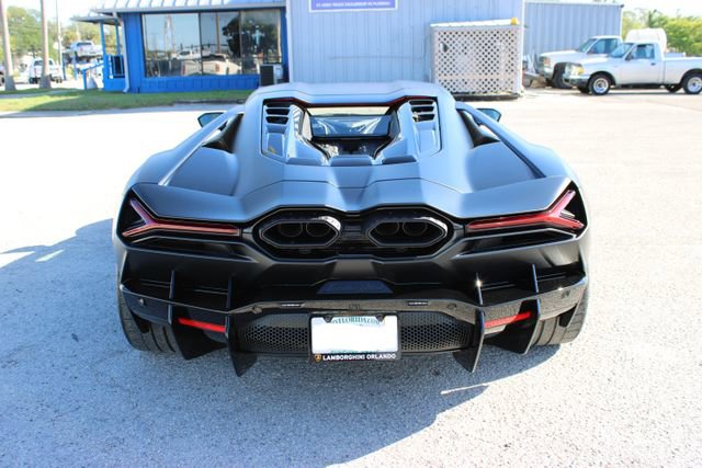 Used 2024 Lamborghini Revuelto image 9