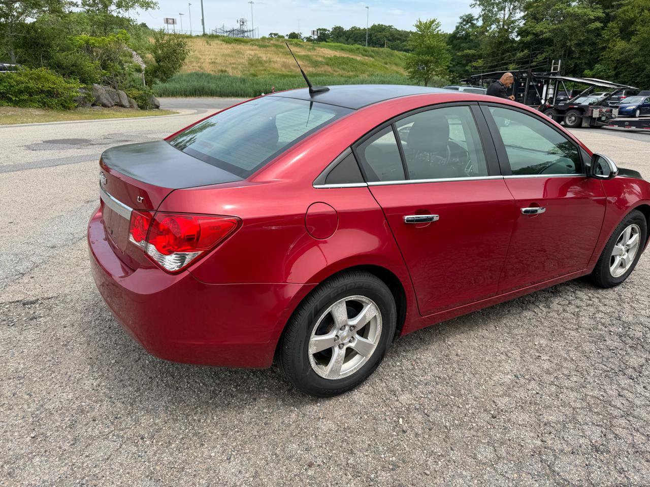 Used 2014 Chevrolet Cruze LT w/ Technology Package FWD image 4
