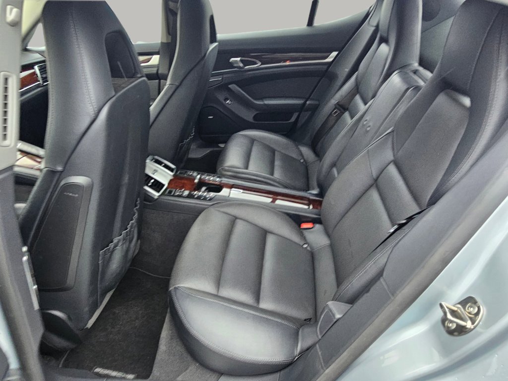 Used 2014 Porsche Panamera S image 21