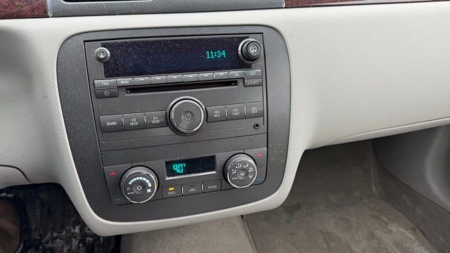 Used 2011 Buick Lucerne CXL image 16