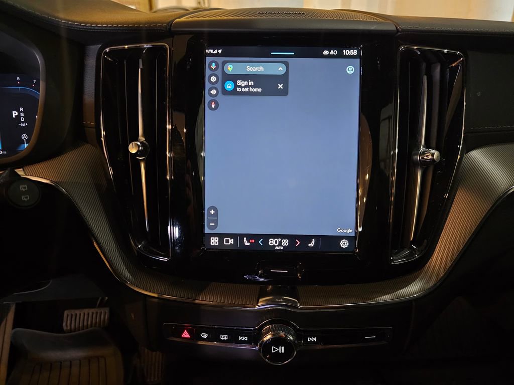 Certified 2025 Volvo XC60 B5 Ultra image 24