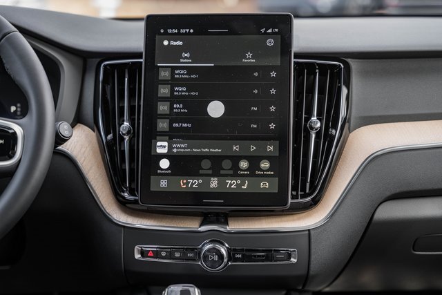 New 2026 Volvo XC60 B5 Plus w/ Protection Package Premier image 21