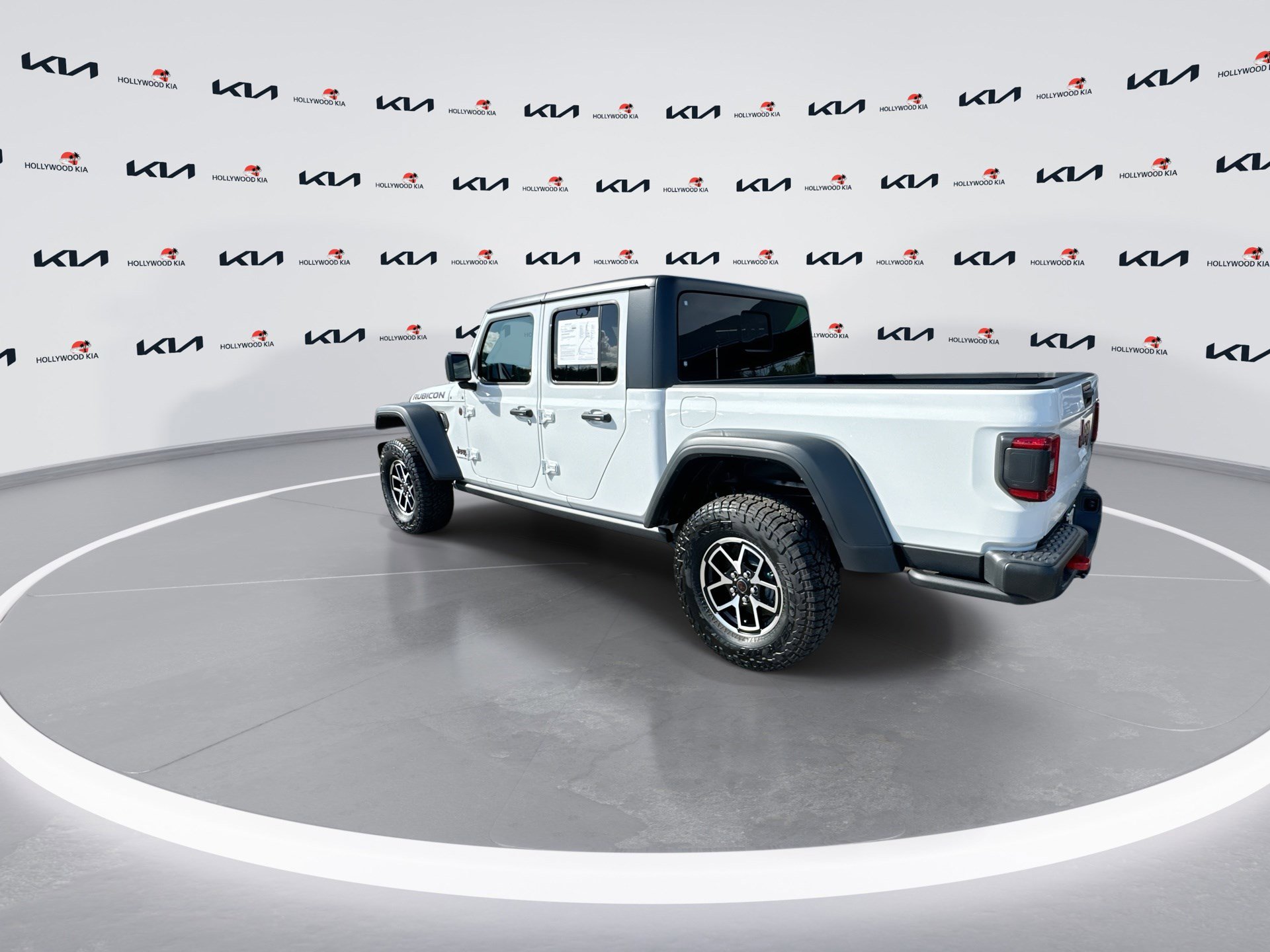Used 2025 Jeep Gladiator Rubicon w/ Safety Group image 6