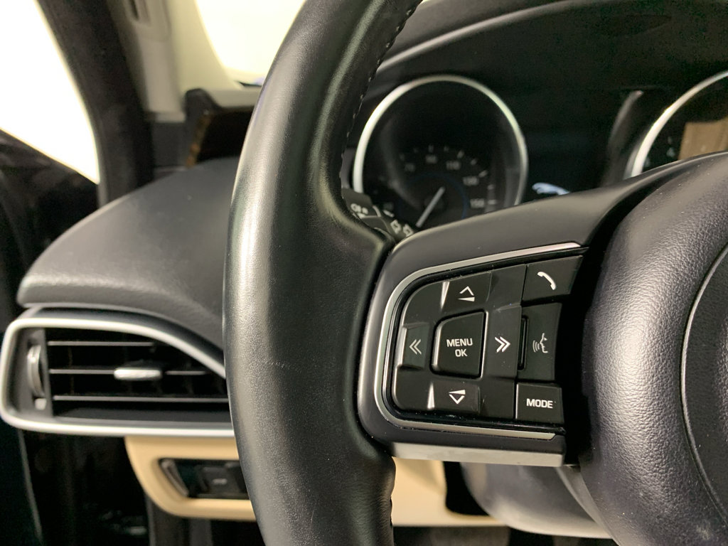 Used 2017 Jaguar XE Prestige image 19