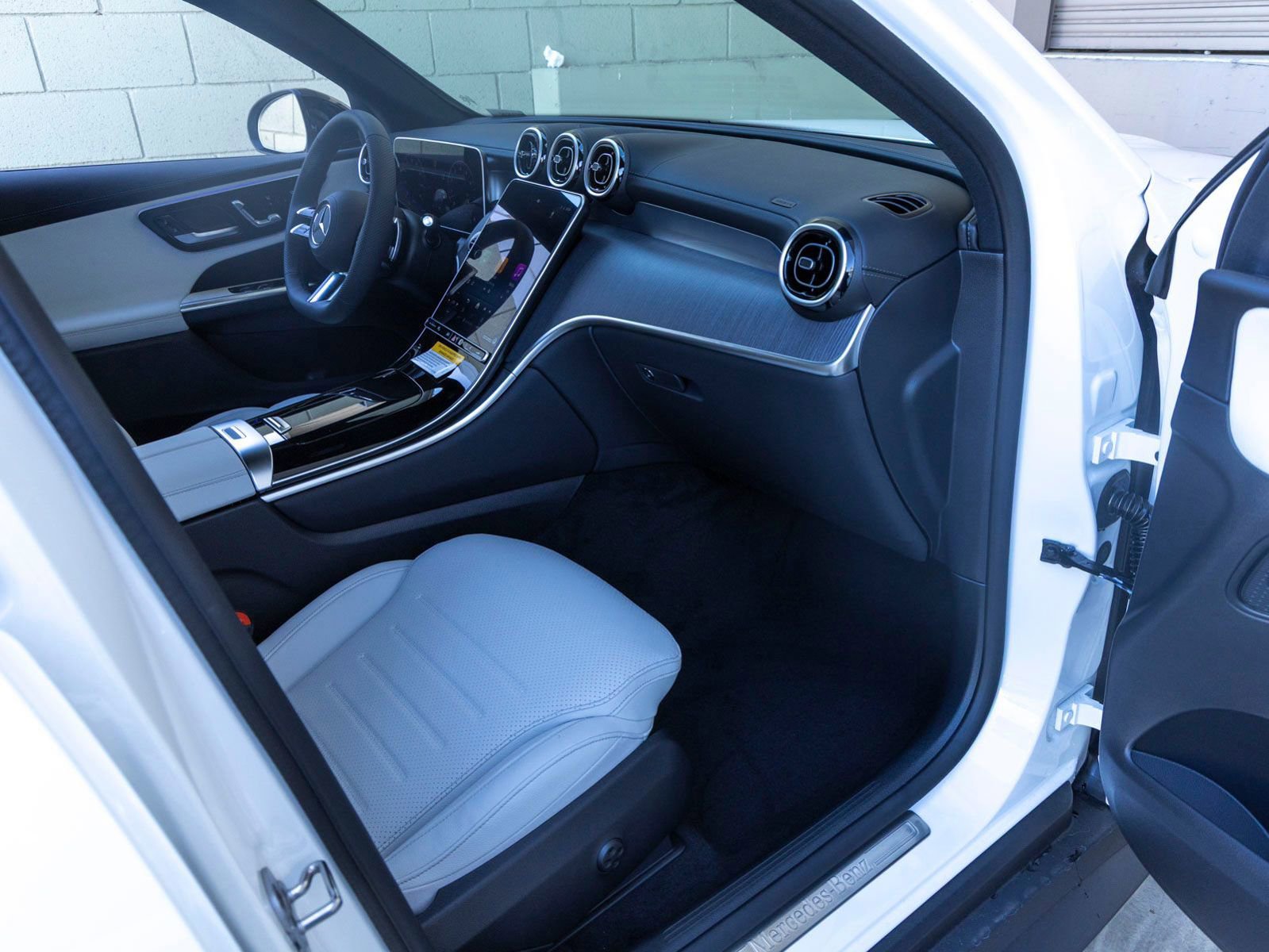 New 2026 Mercedes-Benz GLC 300 image 29