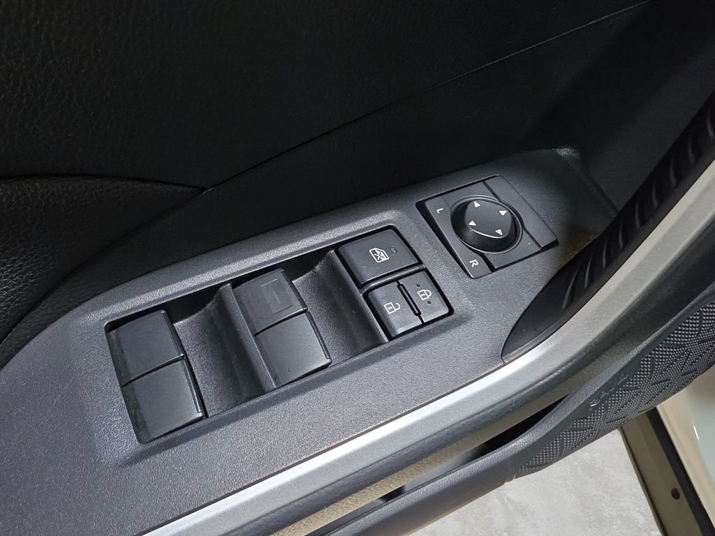 Used 2025 Toyota RAV4 LE AWD/4WD image 14