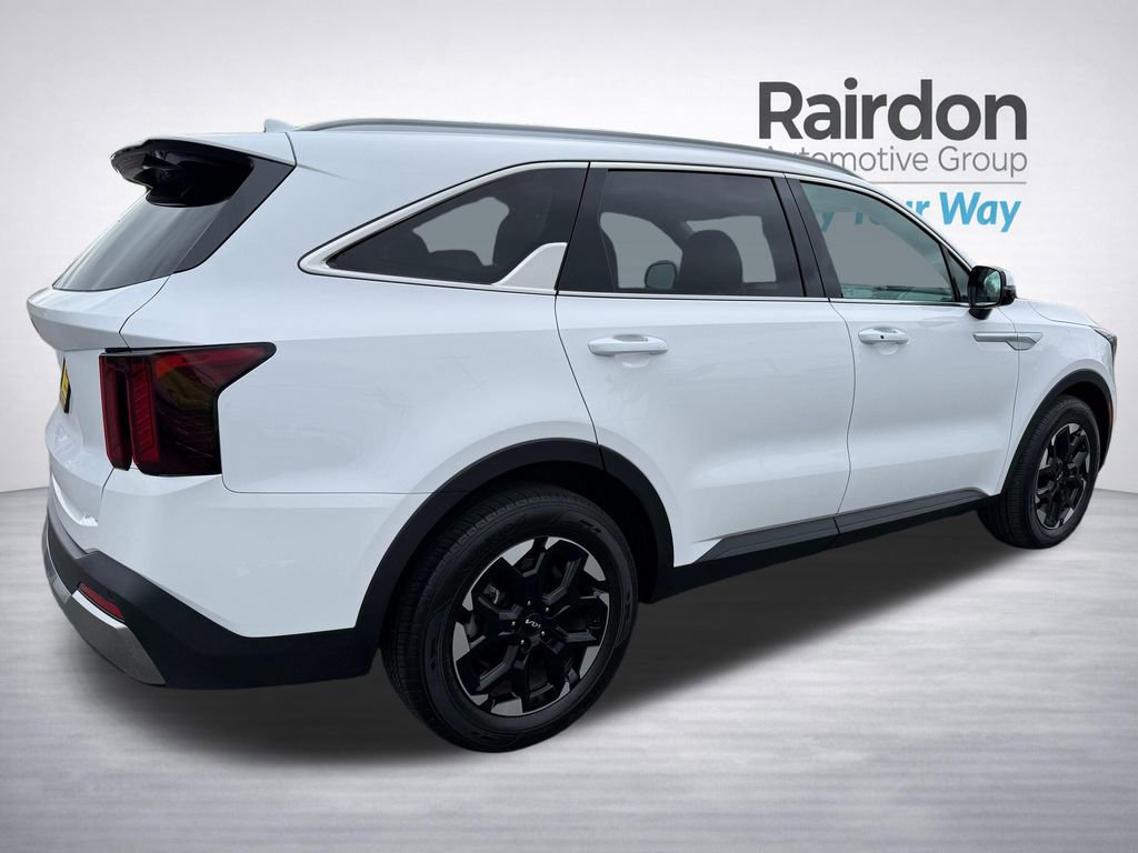 Certified 2025 Kia Sorento S FWD image 7