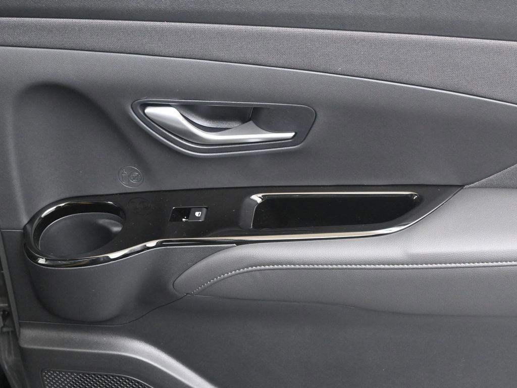 Certified 2025 Hyundai Santa Cruz Limited image 14