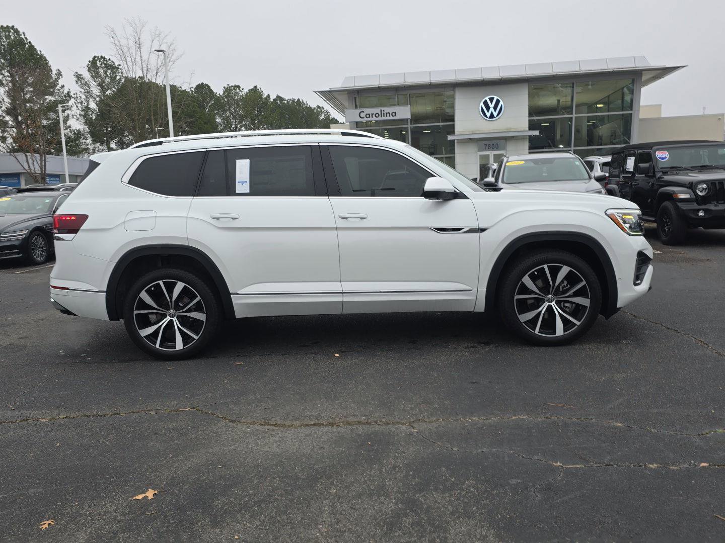 New 2026 Volkswagen Atlas SEL Premium R-Line image 4