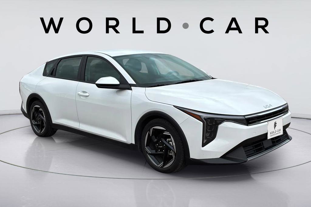 Certified 2025 Kia K4 EX FWD image 2