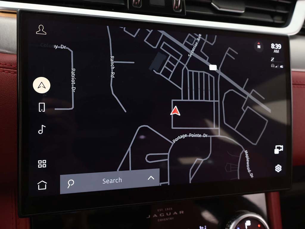 Used 2023 Jaguar F-PACE R-Dynamic S image 46