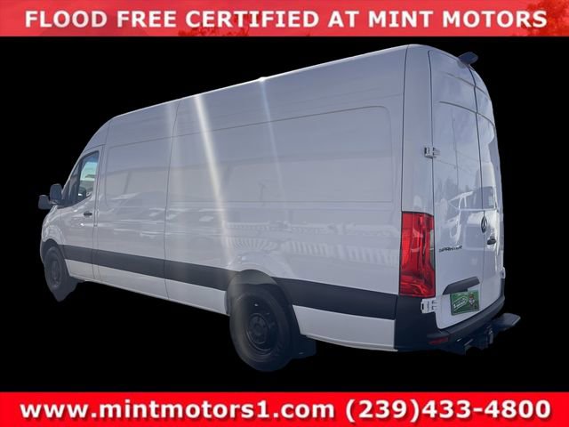 Used 2025 Mercedes-Benz Sprinter 2500 image 3