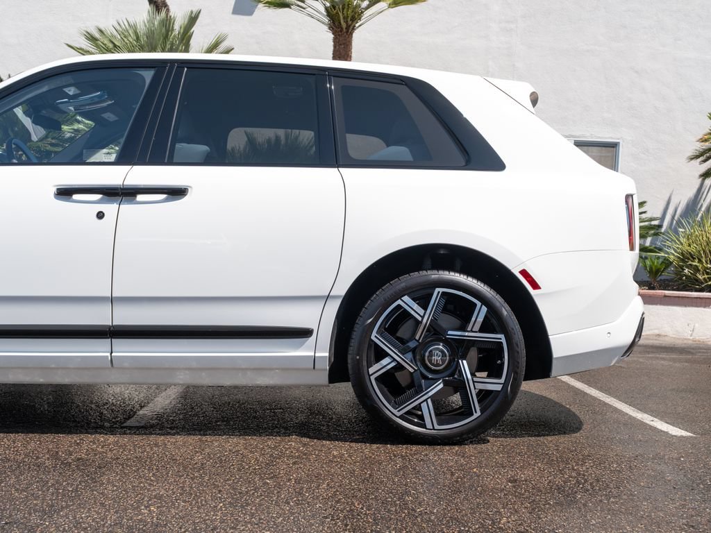 New 2027 Rolls-Royce Cullinan Black Badge AWD/4WD image 39