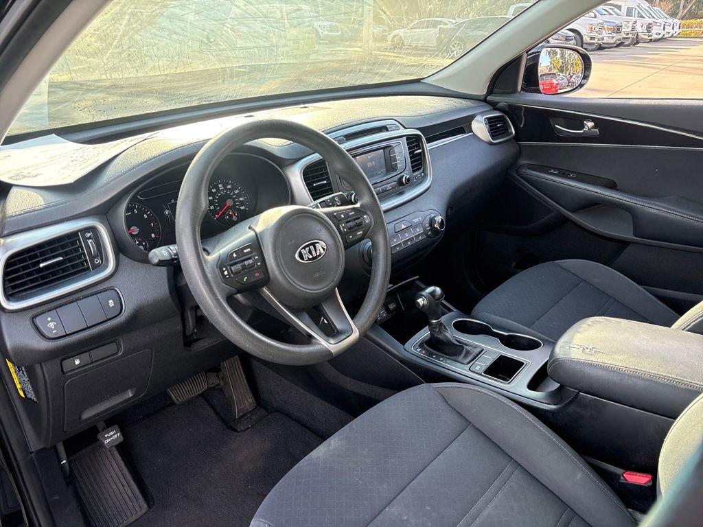 Used 2017 Kia Sorento LX image 6