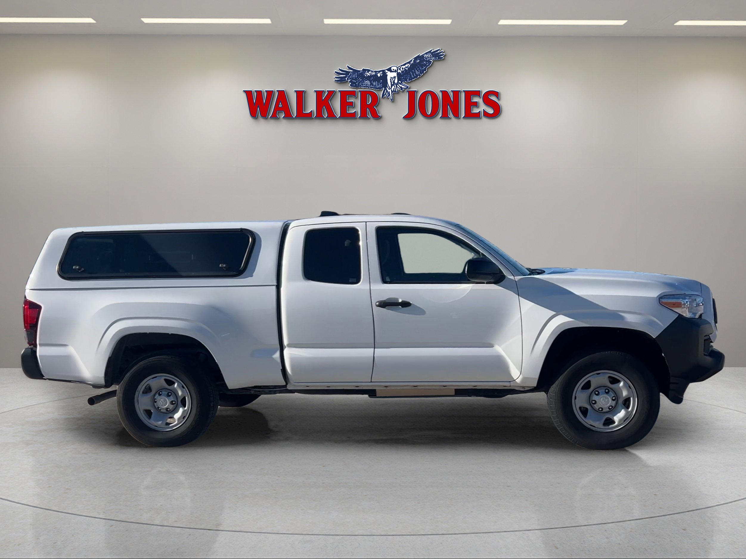Used 2023 Toyota Tacoma SR image 2