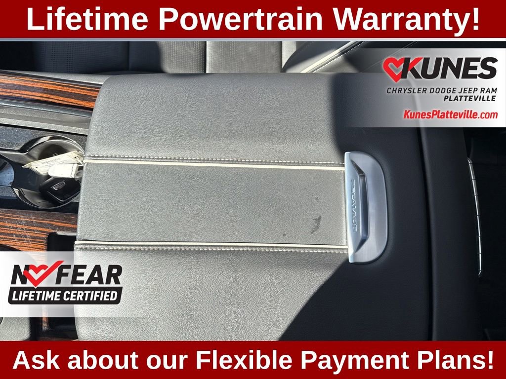 Used 2023 Cadillac Escalade Premium Luxury image 26