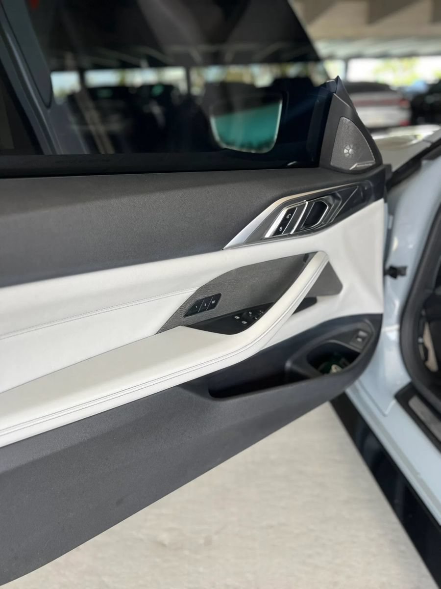 Used 2021 BMW M4 Competition w/ Executive Package RWD image 11