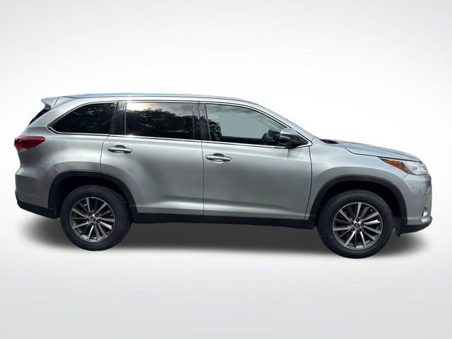 Used 2019 Toyota Highlander XLE FWD image 7