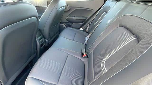 Used 2025 Hyundai Venue Limited FWD image 11