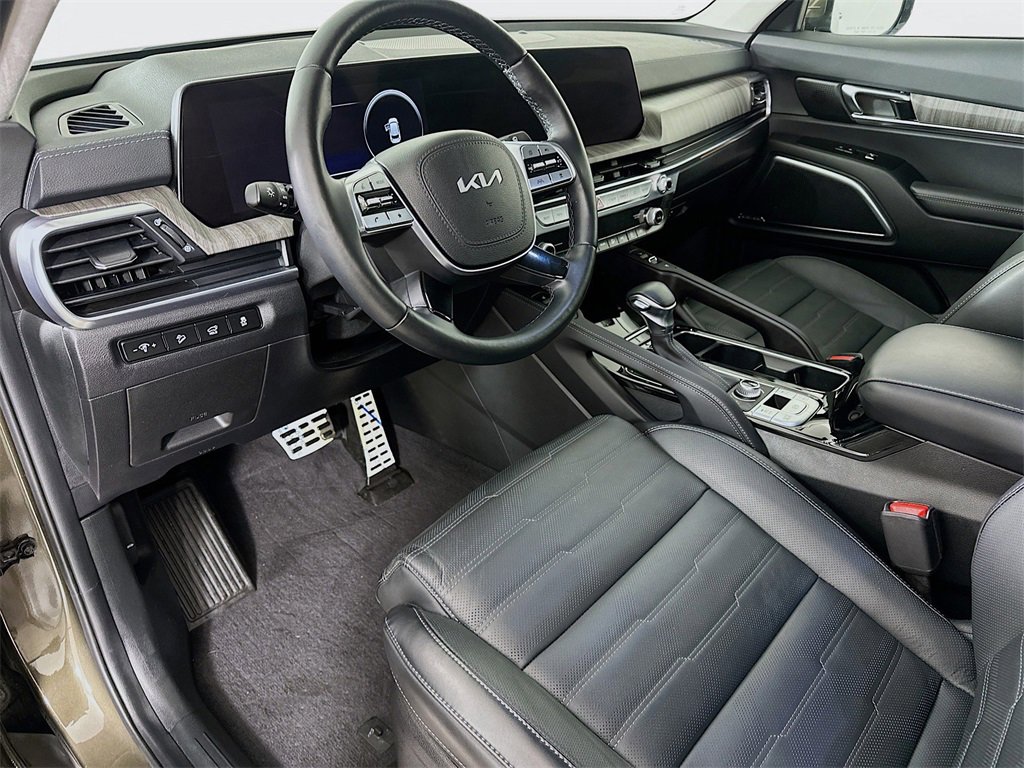 Certified 2024 Kia Telluride SX Prestige w/ Towing Package image 23