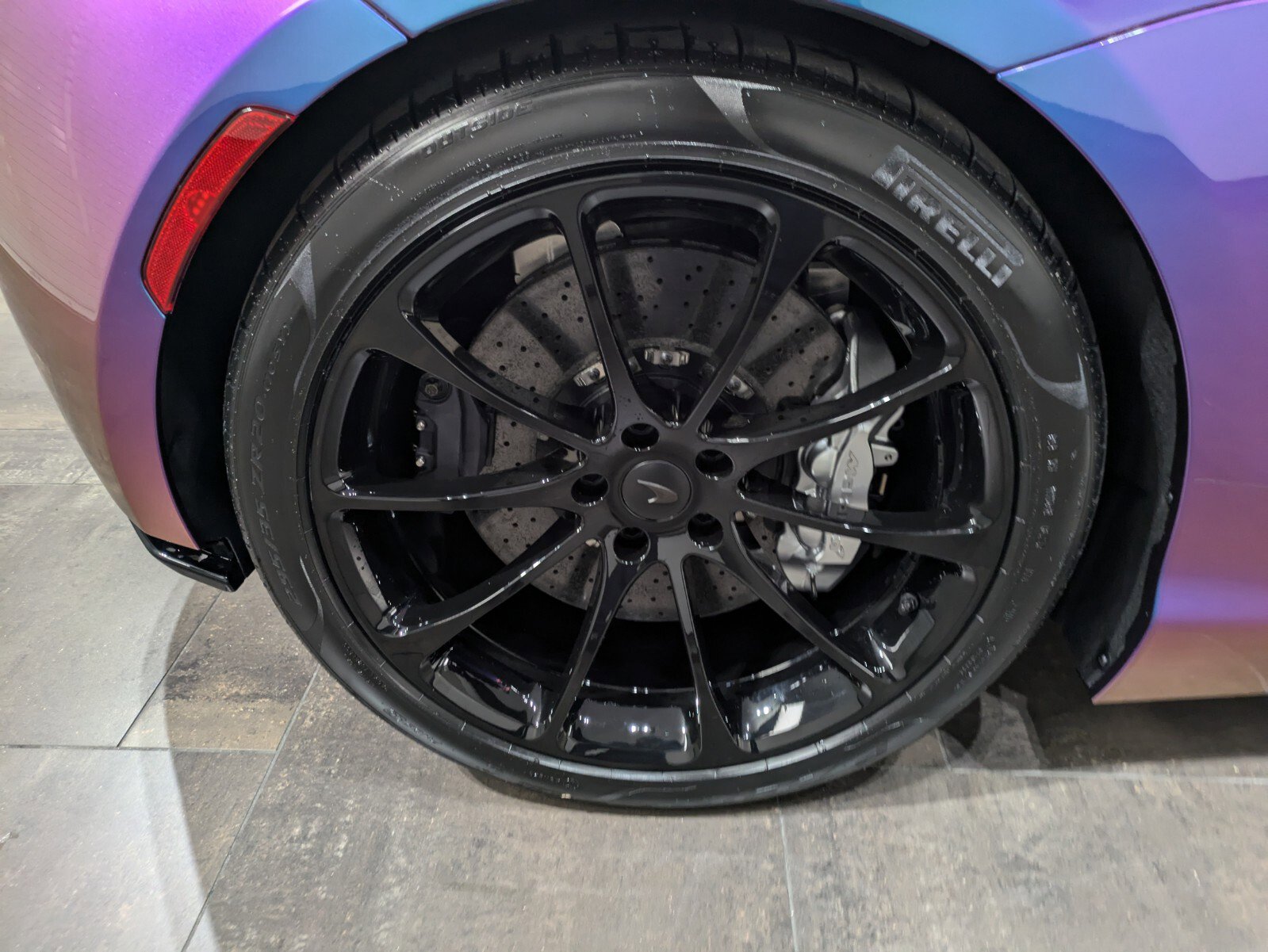 Used 2025 McLaren Artura Spider image 10