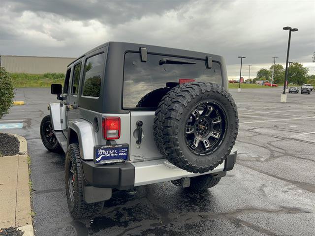 Used 2015 Jeep Wrangler Unlimited Sahara w/ Connectivity Group AWD/4WD image 5