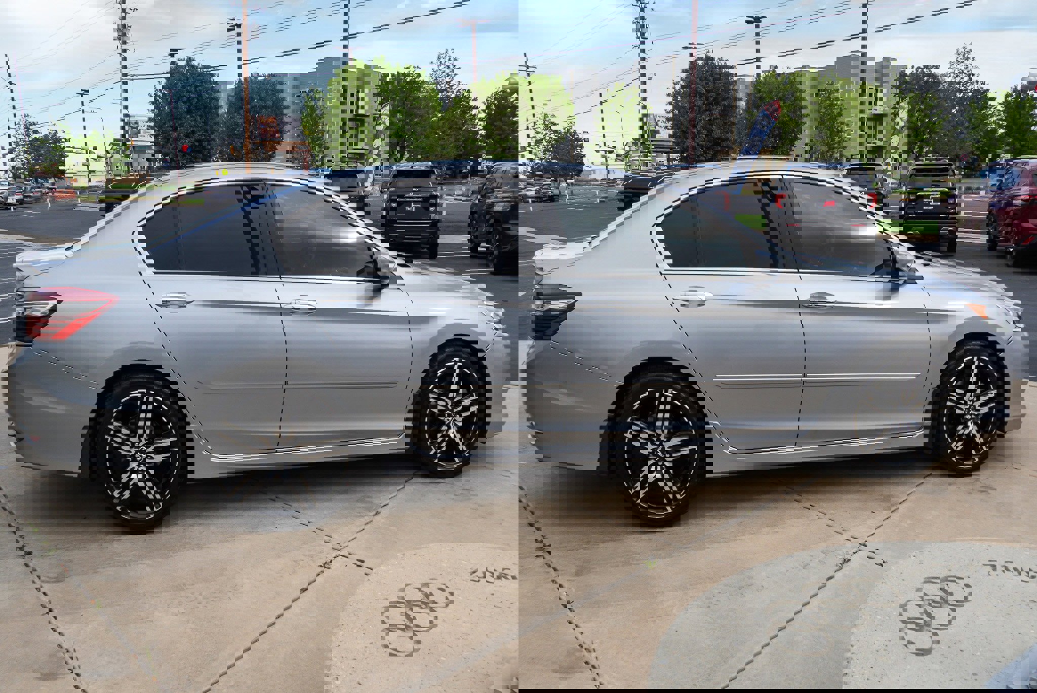 Used 2017 Honda Accord Sport image 9