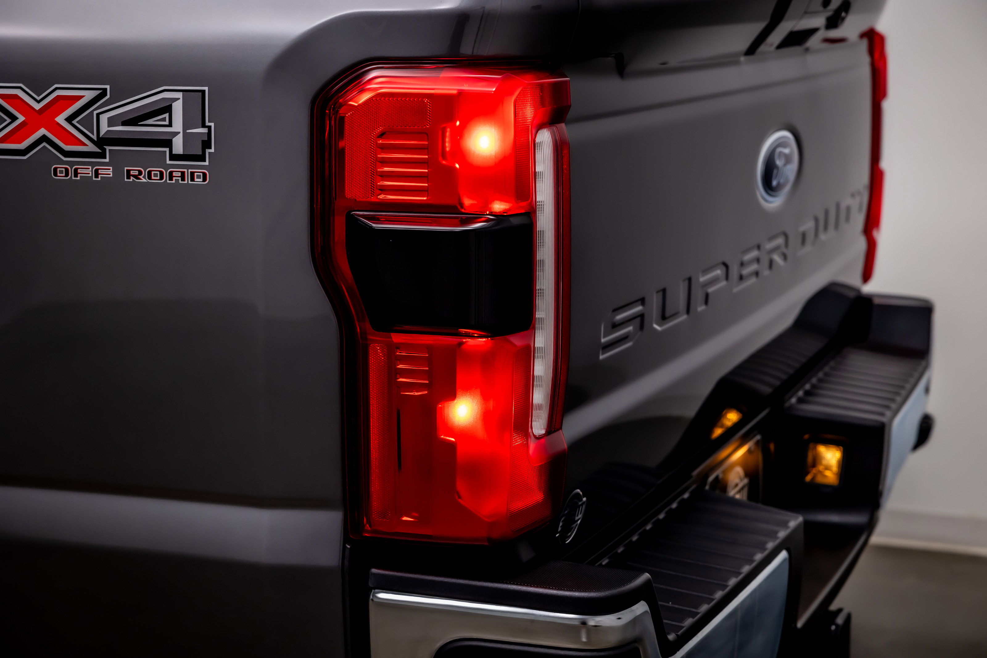Used 2025 Ford F250 Lariat w/ Chrome Package image 10