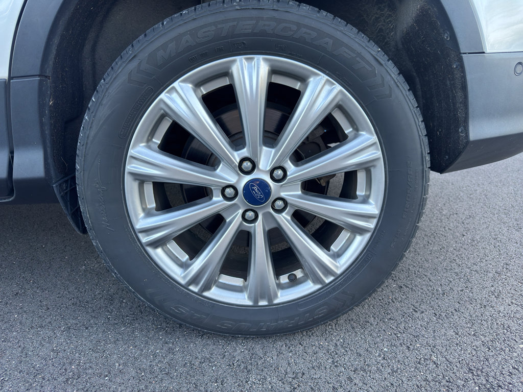 Used 2017 Ford Escape Titanium w/ Equipment Group 301A AWD/4WD image 10
