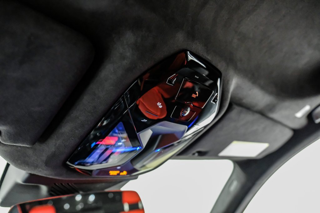 Used 2025 BMW M5 w/ Carbon Package image 22