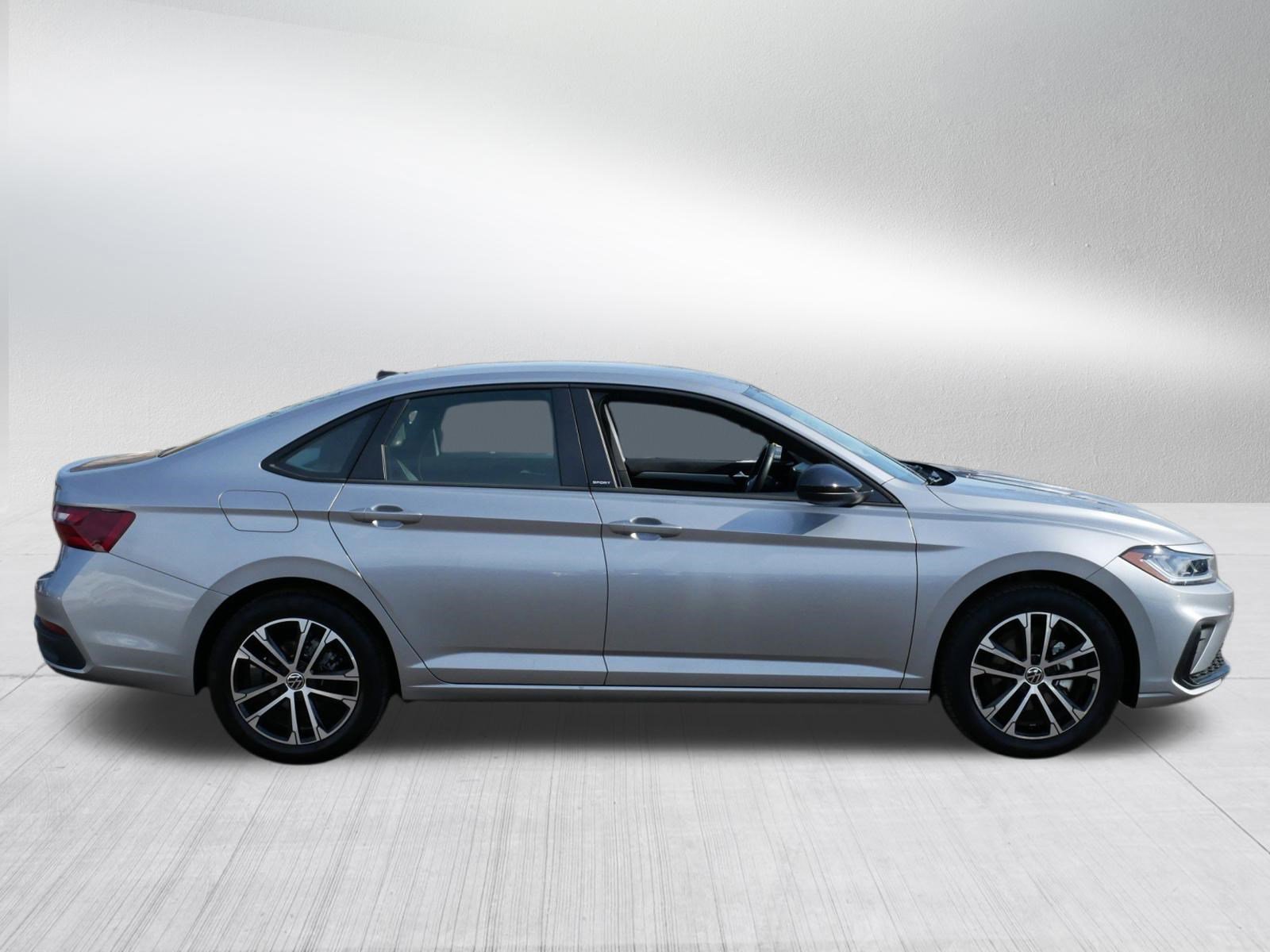 Certified 2025 Volkswagen Jetta Sport FWD image 8