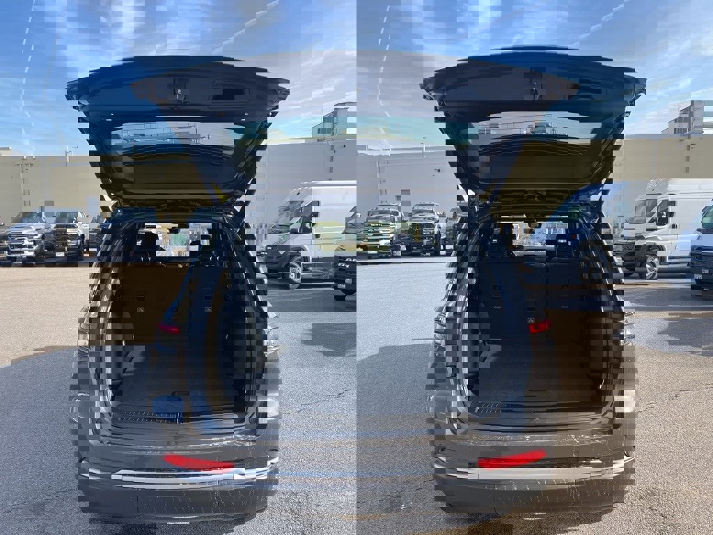 New 2026 Jeep Grand Cherokee Limited image 17