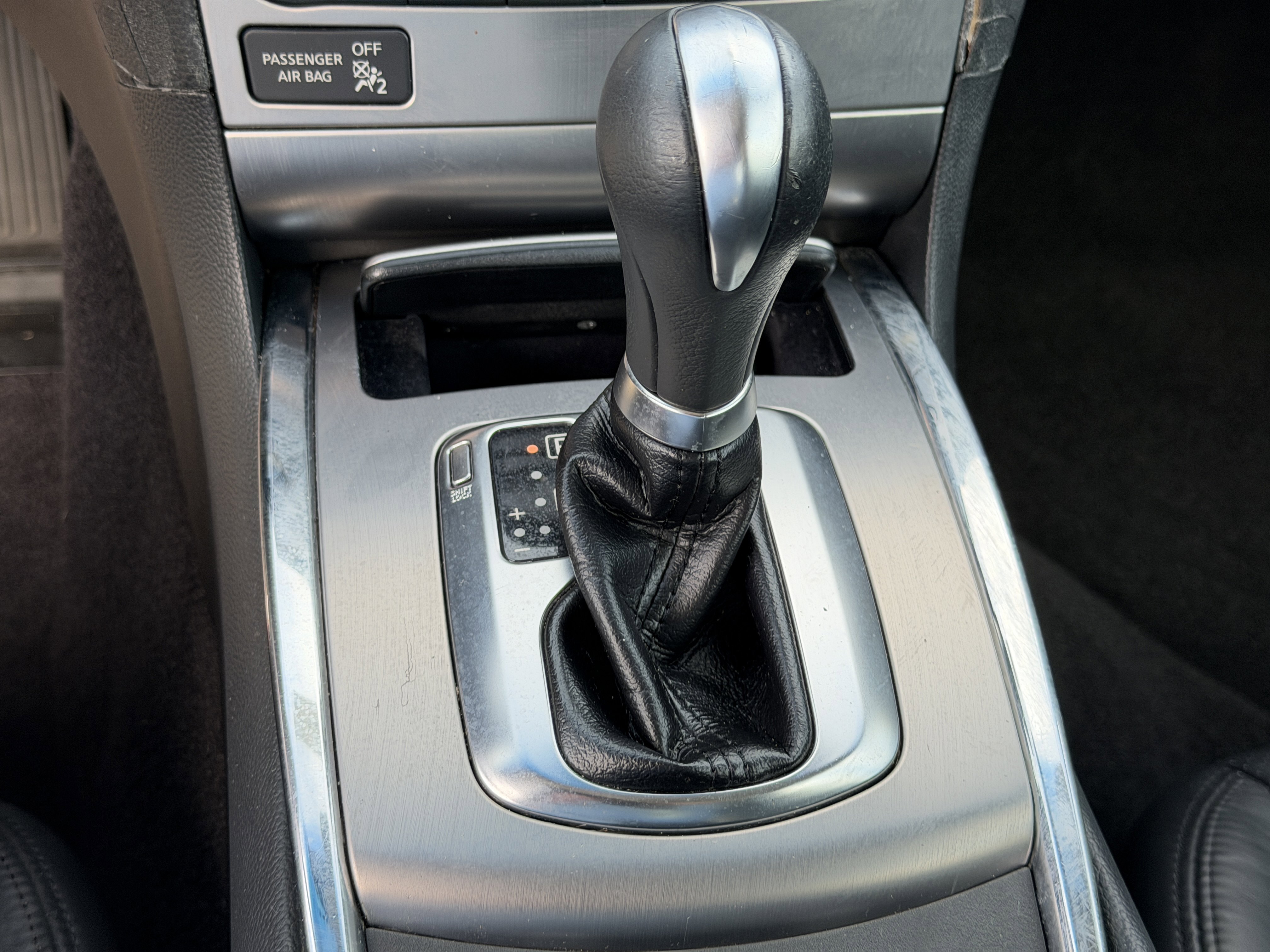 Used 2010 INFINITI G37 Journey w/ Premium Pkg image 21