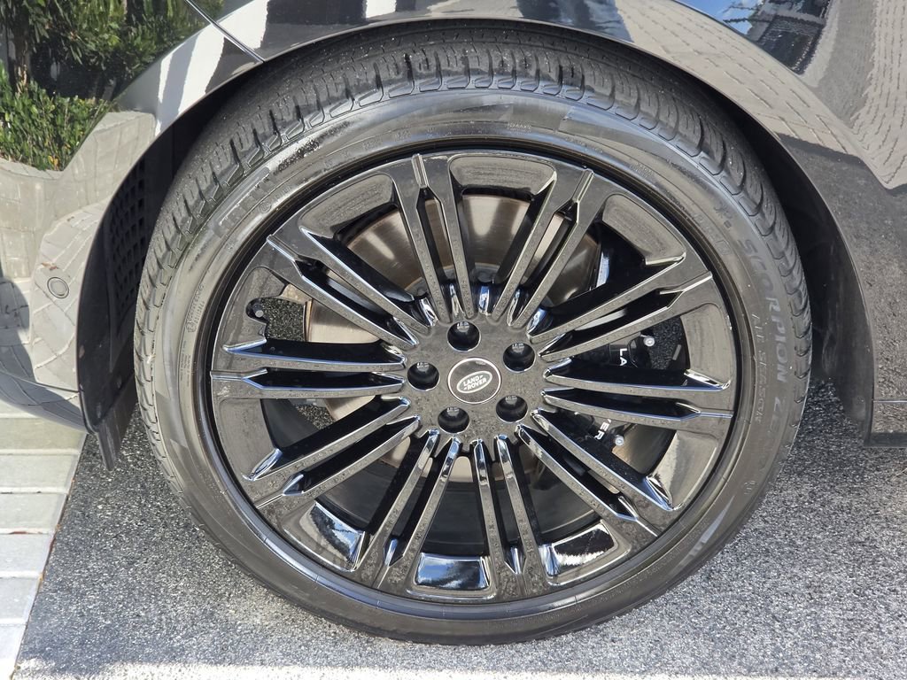 Used 2023 Land Rover Range Rover Long Wheelbase SE AWD/4WD image 7