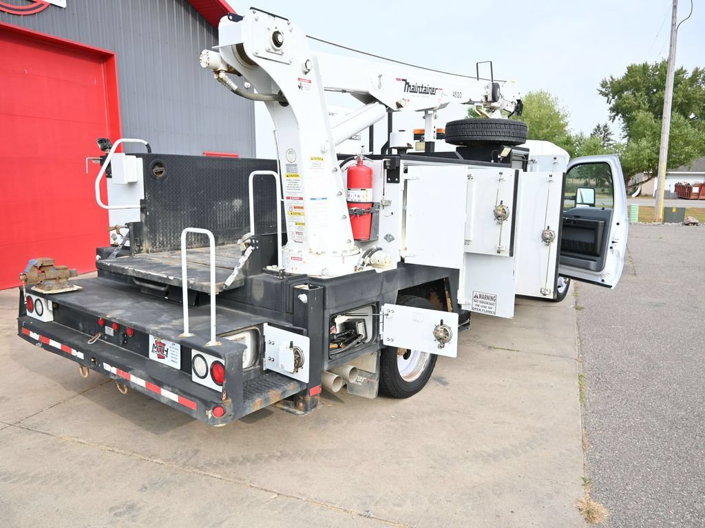 Used 2016 Ford F550 2WD Regular Cab Super Duty image 18