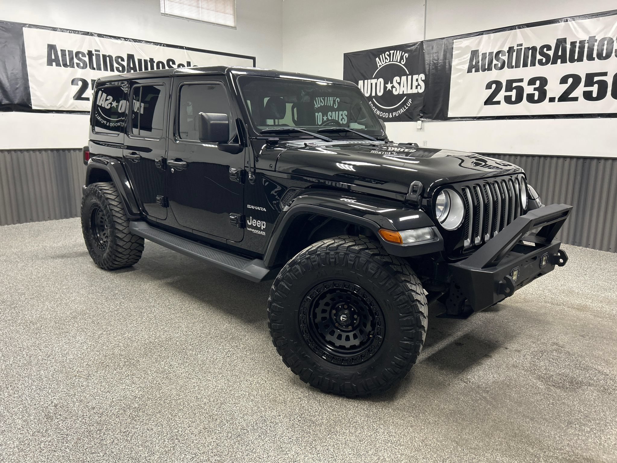 Used 2020 Jeep Wrangler Unlimited Sahara w/ Uconnect 4C Nav & Sound Group