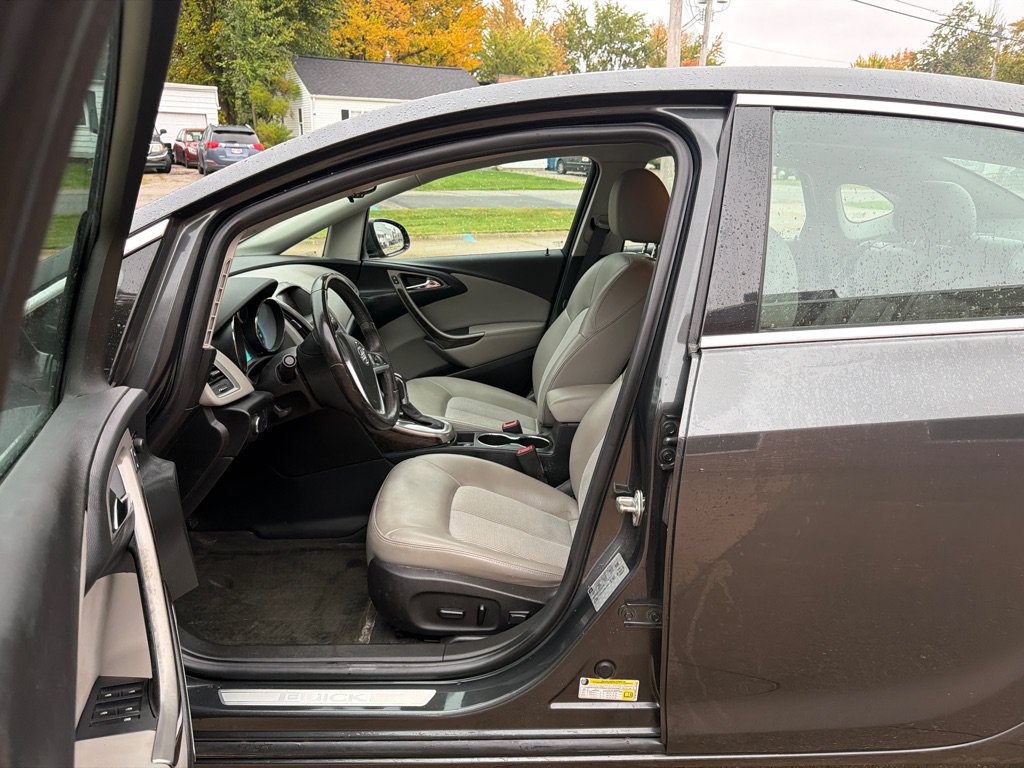 Used 2017 Buick Verano Convenience FWD image 10
