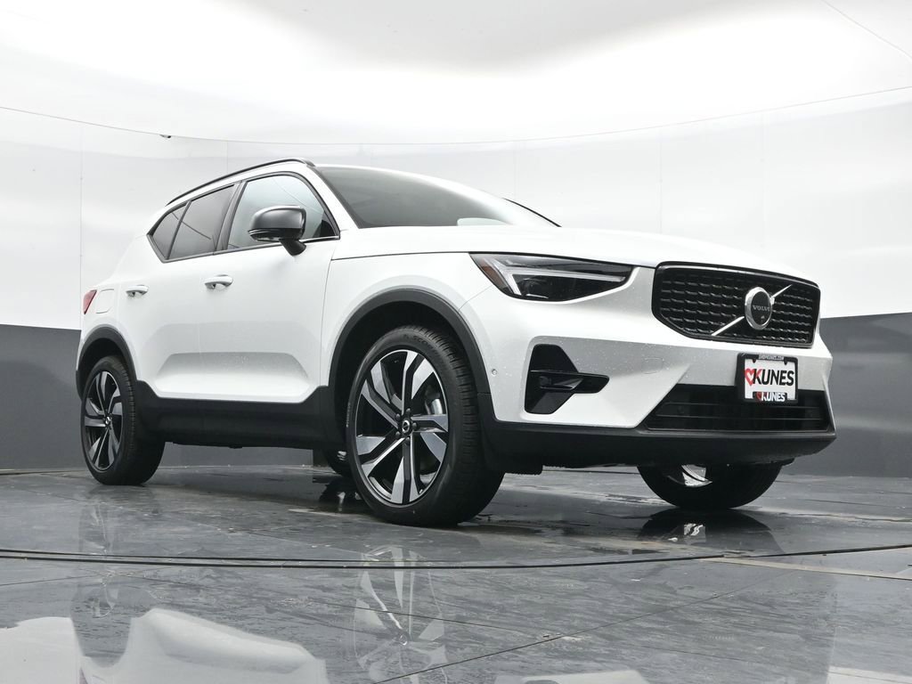 New 2026 Volvo XC40 B5 Ultra w/ Climate Package AWD/4WD image 42