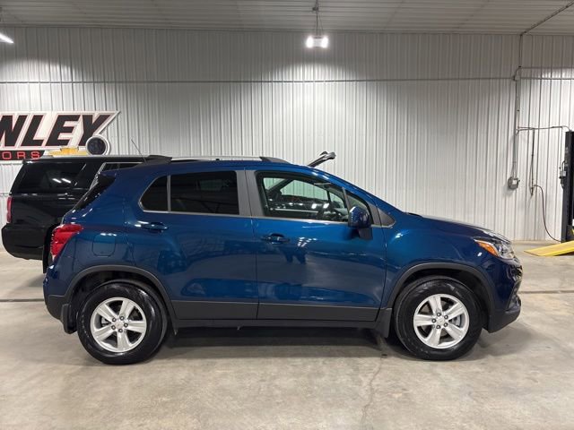 Used 2020 Chevrolet Trax LT w/ Driver Confidence Package AWD/4WD image 2