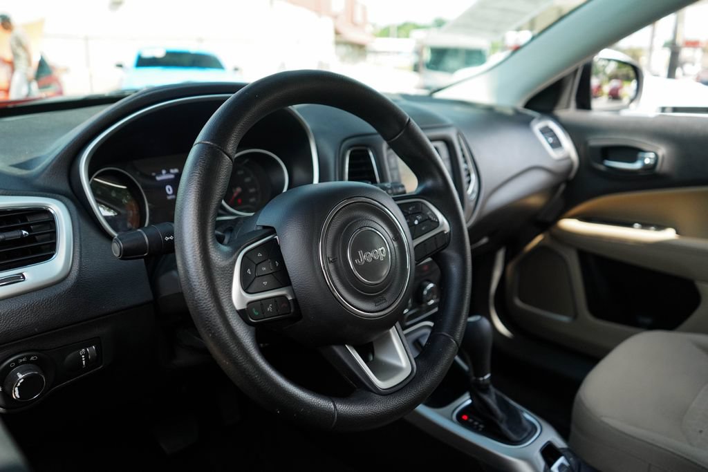 Used 2018 Jeep Compass Sport FWD image 5