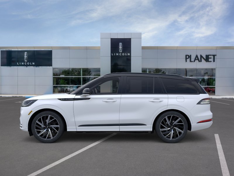 New 2026 Lincoln Aviator Black Label w/ Black Label Special Edition AWD/4WD image 3